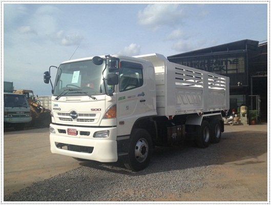 มี HINO MEGA เครื่อง JO8E  260 แรงม้าระบบน้ำมัน กระบะดั้มพ์ดิน ยาว 6.00 เมตร กว้าง 2.50 เมตร สูง 1.50 เมตร รถสวยพร้อมทะเบียน ราคาถูกต้อนรับปีใหม่