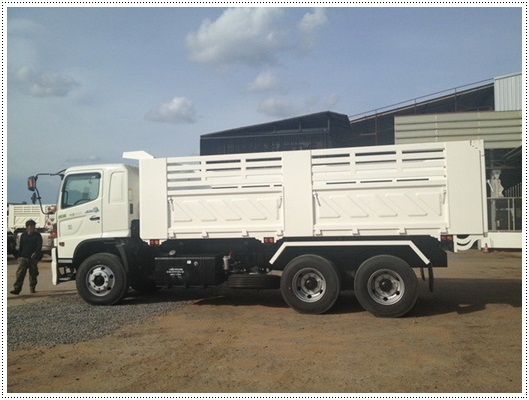 มี HINO MEGA เครื่อง JO8E  260 แรงม้าระบบน้ำมัน กระบะดั้มพ์ดิน ยาว 6.00 เมตร กว้าง 2.50 เมตร สูง 1.50 เมตร รถสวยพร้อมทะเบียน ราคาถูกต้อนรับปีใหม่