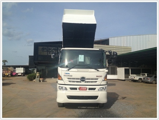 มี HINO MEGA เครื่อง JO8E  260 แรงม้าระบบน้ำมัน กระบะดั้มพ์ดิน ยาว 6.00 เมตร กว้าง 2.50 เมตร สูง 1.50 เมตร รถสวยพร้อมทะเบียน ราคาถูกต้อนรับปีใหม่
