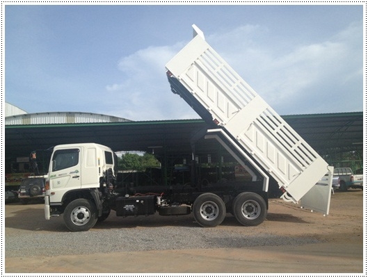 มี HINO MEGA เครื่อง JO8E  260 แรงม้าระบบน้ำมัน กระบะดั้มพ์ดิน ยาว 6.00 เมตร กว้าง 2.50 เมตร สูง 1.50 เมตร รถสวยพร้อมทะเบียน ราคาถูกต้อนรับปีใหม่