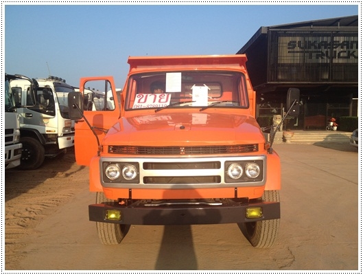 ถูกๆไปเลยคันนี้พร้อมวิ่งดินหินทราย เครื่อง 185 แรงม้าระบบน้ำมัน กระบะยาว 4.0 เมตร กว้างว 2.20 เมตร สูง 80 ซม กระบอกดั้มพ์ 6 ตัน ยาง 900 ขอบ 20 นิ้ว