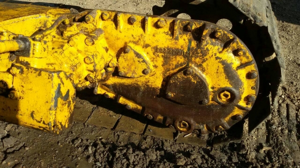 ขายKOMATSU PC 120-2 สภาพสวยพร้อมใช้ ราคาต่อรองได้ ติดต่อได้ที่คุณ อ๊อฟ พิจิตร 086-737-9991