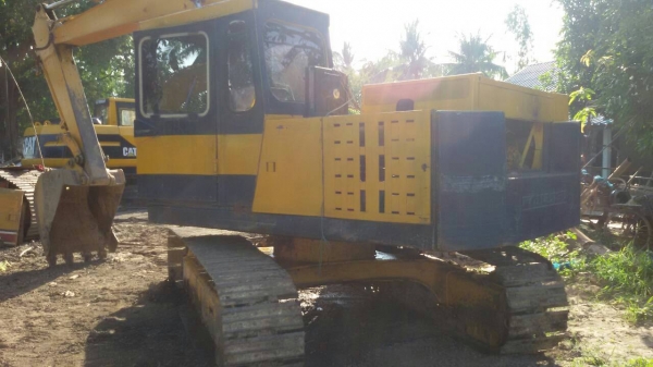 ขายKOMATSU PC 120-2 สภาพสวยพร้อมใช้ ราคาต่อรองได้ ติดต่อได้ที่คุณ อ๊อฟ พิจิตร 086-737-9991