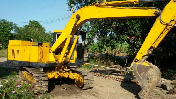 ขายKOMATSU PC 120-2 สภาพสวยพร้อมใช้ ราคาต่อรองได้ ติดต่อได้ที่คุณ อ๊อฟ พิจิตร 086-737-9991