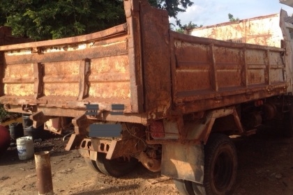 HINO FC 2W 120 HP WO4D หกล้อดั๊มพ์ ซุปเปอร์เสี่ย เครื่องดีเกียร์ดี หัวเก๋งไม่ผุภายในคอนโซลอยู่ครบ ช่วงล่างใหญ่คัชซีมีดามตรงกลางทั้งสองฝั่ง ยาง 8.25 ขอบ 16 เอกสารเล่มทะเบียนชุดโอนครบพร้อม ราคาต่อรองได้ครับ