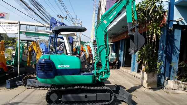รถขุด KOMATSU รุ่น PC30R-8-  นำเข้าจากญี่ปุ่น แทร็กเหล็กสวย