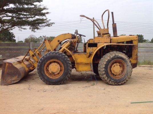 ขายรถตักล้อยาง CAT 922 ยางไหม่4เส่นราคา200,000บาท