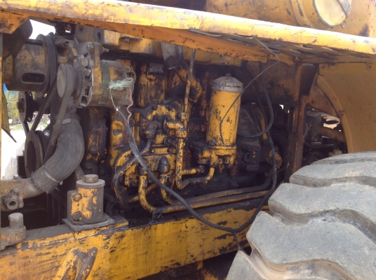 ขายรถตักล้อยาง CAT 922 ยางไหม่4เส่นราคา200,000บาท