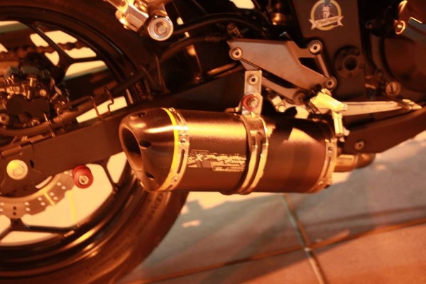 Z 250 สีแดงของแต่งเพียบ Z 250 สีแดงของแต่งเพียบ