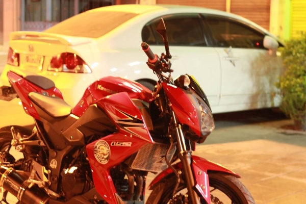 Z 250 สีแดงของแต่งเพียบ Z 250 สีแดงของแต่งเพียบ
