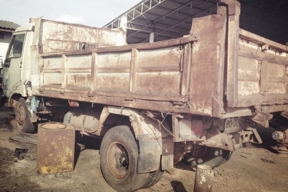 ***ขายแล้วครับขอบคุณ Truck2hand ขาย6ล้อดั้ม5คิว สภาพต้องเก็บหน่อย ราคาถูกๆ HINO FC120 ซุปเปอร์เสี่ย ห้างแท้ เกียร์สั้น FC2WEKA WO4D-120HP เครื่องเดิม เกียร์เดิม เครื่องดียังสตาร์ทติด ช่วงล่างเดิมๆ คัสซีดี เดิมๆ มีแผลเชื่อม1แผล(ตามรูป) ที่เหลือมีสนิมเกาะ บ ***ขายแล้วครับขอบคุณ Truck2hand ขาย6ล้อดั้ม5คิว สภาพต้องเก็บหน่อย ราคาถูกๆ HINO FC120 ซุปเปอร์เสี่ย ห้างแท้ เกียร์สั้น FC2WEKA WO4D-120HP เครื่องเดิม เกียร์เดิม เครื่องดียังสตาร์ทติด ช่วงล่างเดิมๆ คัสซีดี เดิมๆ มีแผลเชื่อม1แผล(ตามรูป) ที่เหลือมีสนิมเกาะ บ