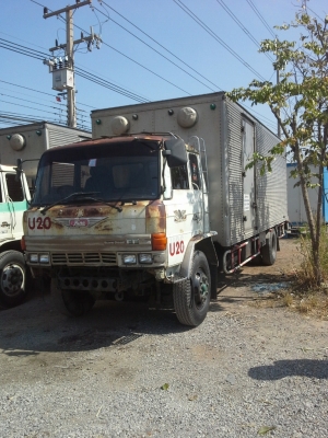 ขาย6ล้อฮีโน้ FF177 ตู้แห้ง2คันๆละ450,000บาท