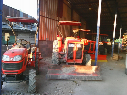 ขาย รถไถมือสองสภาพดี รถไถ เก่านอก สอบถามได้ ชอบคันไหนว่ามาเลย