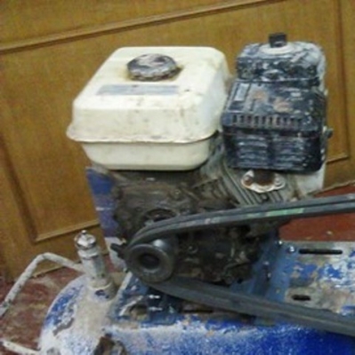 เครื่องยนต์เล็ก ใช้เบนซิน ขนาด 6.5 แรง เครื่องแน่น ติดง่าย คาร์บูใหม่ ขาย 1600 บาท ไม่รวมพู่เล่ย์ท้ายเครื่อง