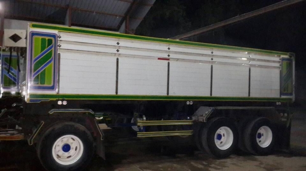 ***ขายแล้วครับขอบคุณ Truck2hand ขายลูกพ่วงดั้มเนียม3คานแท้ กระบะดั้มเนียมสภาพสวย ยาว7.0ม. พื้นดีข้างสวย ช่วงล่างแน่น คัสซีสวยเดิม ไม่ปะไม่ดาม ดั้มดีไม่มียุบ ยางดี12เส้น รถใช้งานวิ่งงานปกติ ทรงดีสีสันสวย พร้อมใช้ พร้อมลุยงาน เอกสารเล่มทะเบียนครบ ราคาต่อรอง ***ขายแล้วครับขอบคุณ Truck2hand ขายลูกพ่วงดั้มเนียม3คานแท้ กระบะดั้มเนียมสภาพสวย ยาว7.0ม. พื้นดีข้างสวย ช่วงล่างแน่น คัสซีสวยเดิม ไม่ปะไม่ดาม ดั้มดีไม่มียุบ ยางดี12เส้น รถใช้งานวิ่งงานปกติ ทรงดีสีสันสวย พร้อมใช้ พร้อมลุยงาน เอกสารเล่มทะเบียนครบ ราคาต่อรอง