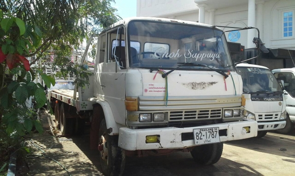 ขายรถบรรทุกรถแบคโฮ 2 เพลา HINO KT725 หางสวยทะเบียนพร้อม