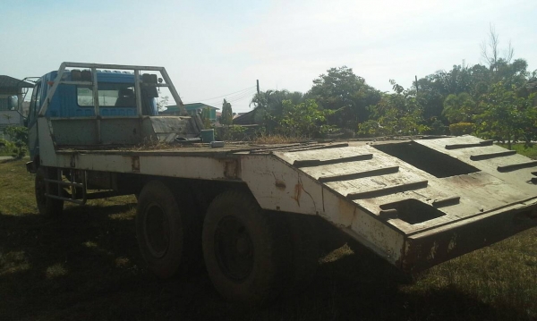 ขายรถบรรทุกรถแบคโฮเรียว 2 เพลาทะเบียนพร้อม