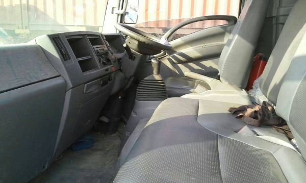 ขาย รถบรรทุก 6 ล้อ ISUZU NPR 150 แรง ปี52