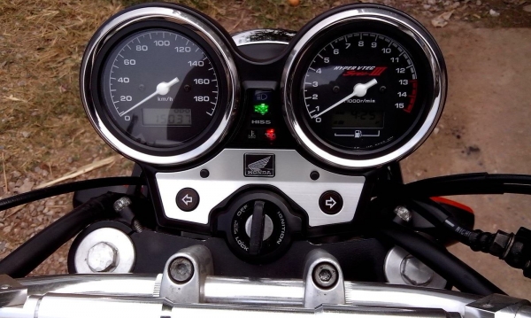 ขาย HONDA CB400 TEC3 ปี2004 ราคา118000 เครื่องดีมาก เงียบๆ กริบๆถูกที่สุดในเว็ป