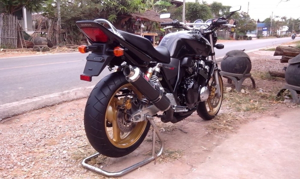ขาย HONDA CB400 TEC3 ปี2004 ราคา118000 เครื่องดีมาก เงียบๆ กริบๆถูกที่สุดในเว็ป