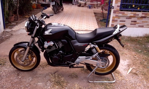 ขาย HONDA CB400 TEC3 ปี2004 ราคา118000 เครื่องดีมาก เงียบๆ กริบๆถูกที่สุดในเว็ป