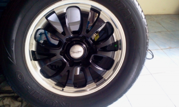 ขายล้อ 18 8" 6 รู ยางใช้ได้ 265/60 255/50