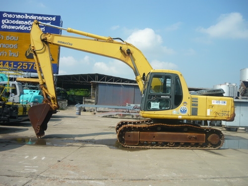 รถขุด Komatsu PC200-6 รถเก่านอกนำเข้าจากญี่ปุ่น สภาพดีเยี่ยม ระบบไฟฟ้าครบ