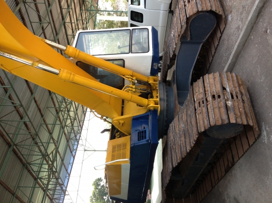 ขายด่วน KOMATSU PC-200-5สภาพสวย เอวแน่นบู๊ชเปลี่ยนใบทั้งสองข้างไฟฟ้าเต็มเครื่องเดิมปั้มเดิม เอกสารเล่มทะเบียน