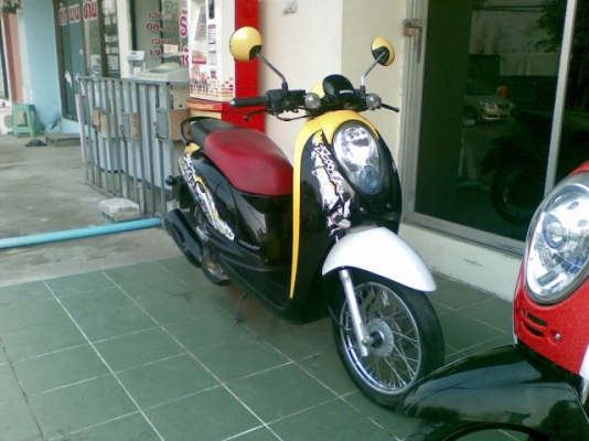 Scoopy &ndash; i ปี 2555 รถสวยเครื่องดี ประหยัดน้ำมัน ราคาไม่แพง