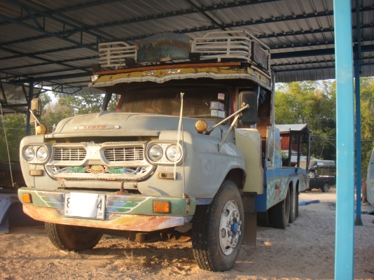 ขายรถบรรทุกสิบล้อหัวยาวมท้ายลาด 2 เพลา เครื่อง EH700