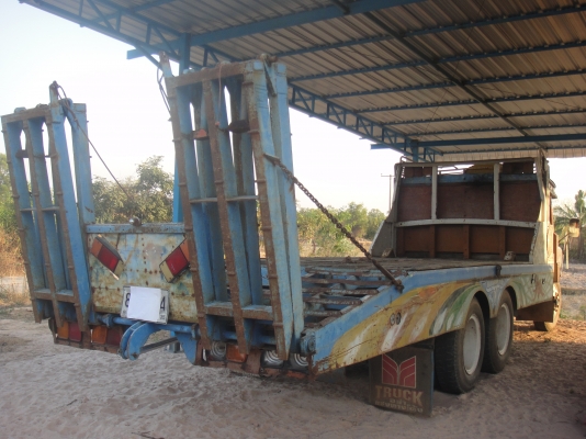 ขายรถบรรทุกสิบล้อหัวยาวมท้ายลาด 2 เพลา เครื่อง EH700