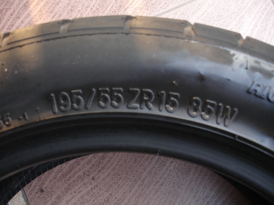 Nitto 555 195 55 15 ปี09มี1ชุดดอกหนาๆขาย3500