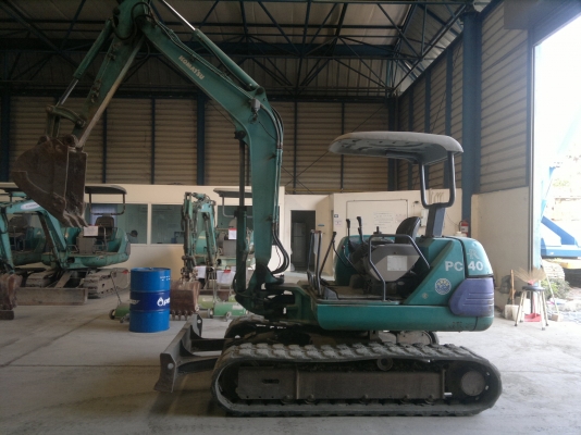 รถขุดเล็ก KOMATSU PC40-7 มีไลน์หัวเจาะ สภาพดี นำเข้าจากญี่ปุ่น ไม่เคยใช้ในไทย ติดต่อ มานะ 085-9049669