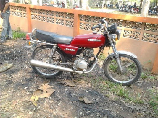 ++คลังรถฮอนด้าเก่าๆสำหรับพ่อค้าและนักปั้นมีหลายคัน++