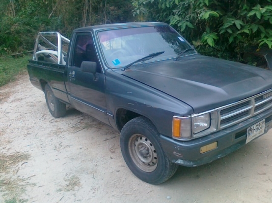 1990 TOYOTA, HILUX LN 65 ขายรถตะเข็บเดิมๆสดๆ บางๆ แห้งๆ ขี่ดี เครื่องดีคัสซีสวย บ้านๆไม่เคยบันทุกหนัก ไม่ผุ เหมาะเอาไปใช้งานเข้าสวน ทนอึด พื้นไต้เบาะยังสวยสดๆ