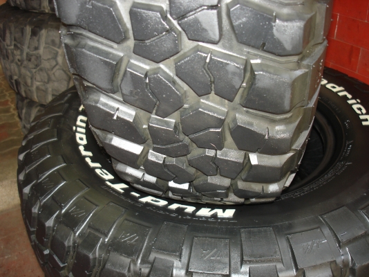 ขายยาง BF MUD 265 / 75 / 16 สวยๆ เชิญครับ ขายยาง BF MUD 265 / 75 / 16 สวยๆ เชิญครับ