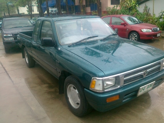 1993 TOYOTA, HILUX MIGHTY-X 2.5GL X-TRA CAB ถ่ายในลานจอดรถไม่ใช่เต๊น รถหมอ สภาพสวยไม่ต้องซ่อมพร้อมใช้รถเดิมๆมีตำหนินิดเดียวสวยทั้งนอกและใน เครื่อง เกียร์ดี ช่วงล่างแน่น ตะเข็บเดิมทั้งคัน สวยจิง (ย้ำขายราคานี้ เหมาะคนเอาไปใช้)