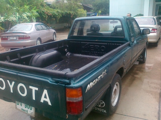 1993 TOYOTA, HILUX MIGHTY-X 2.5GL X-TRA CAB ถ่ายในลานจอดรถไม่ใช่เต๊น รถหมอ สภาพสวยไม่ต้องซ่อมพร้อมใช้รถเดิมๆมีตำหนินิดเดียวสวยทั้งนอกและใน เครื่อง เกียร์ดี ช่วงล่างแน่น ตะเข็บเดิมทั้งคัน สวยจิง (ย้ำขายราคานี้ เหมาะคนเอาไปใช้)