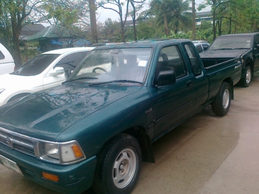 1993 TOYOTA, HILUX MIGHTY-X 2.5GL X-TRA CAB ถ่ายในลานจอดรถไม่ใช่เต๊น รถหมอ สภาพสวยไม่ต้องซ่อมพร้อมใช้รถเดิมๆมีตำหนินิดเดียวสวยทั้งนอกและใน เครื่อง เกียร์ดี ช่วงล่างแน่น ตะเข็บเดิมทั้งคัน สวยจิง (ย้ำขายราคานี้ เหมาะคนเอาไปใช้)