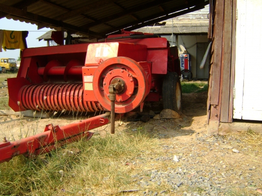 ขายรถ อัดฟาง INTER NATIONAL 445D