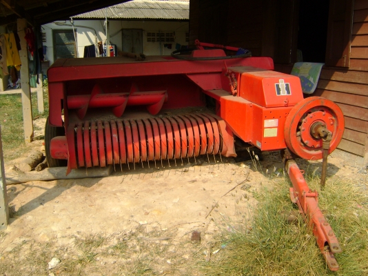 ขายรถ อัดฟาง INTER NATIONAL 445D