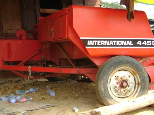 ขายรถ อัดฟาง INTER NATIONAL 445D