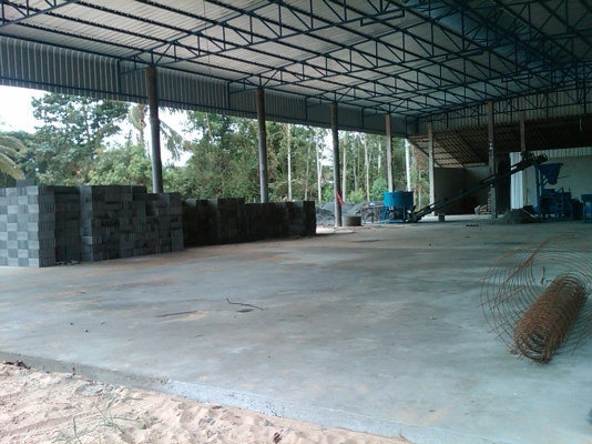 ขายที่ดิน พร้อมโรงงาน และบ้าน 1 หลัง 4 ไร่ จ.อุบล