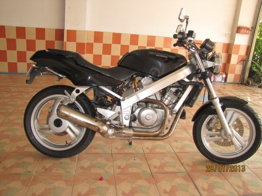 HONDA BROS400 เครื่องดี มีทะเบียน/ชุดโอนแต่...ขาย42,000บาท.(ดูคลิ๊ป).