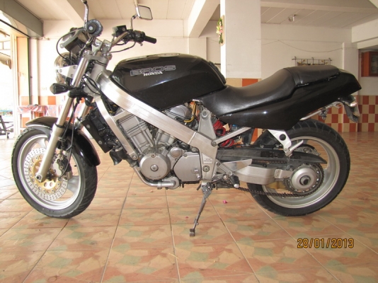 HONDA BROS400 เครื่องดี มีทะเบียน/ชุดโอนแต่...ขาย42,000บาท.(ดูคลิ๊ป). HONDA BROS400 เครื่องดี มีทะเบียน/ชุดโอนแต่...ขาย42,000บาท.(ดูคลิ๊ป).