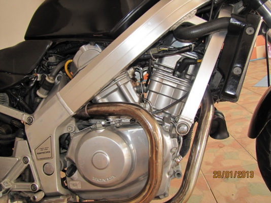 HONDA BROS400 เครื่องดี มีทะเบียน/ชุดโอนแต่...ขาย42,000บาท.(ดูคลิ๊ป). HONDA BROS400 เครื่องดี มีทะเบียน/ชุดโอนแต่...ขาย42,000บาท.(ดูคลิ๊ป).