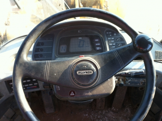 ขายรถตักล้อยาง KOMATSU WA250-3 เครื่อง KOMATSU รถเก่านอก ไม่เคยใช้งานในไทย