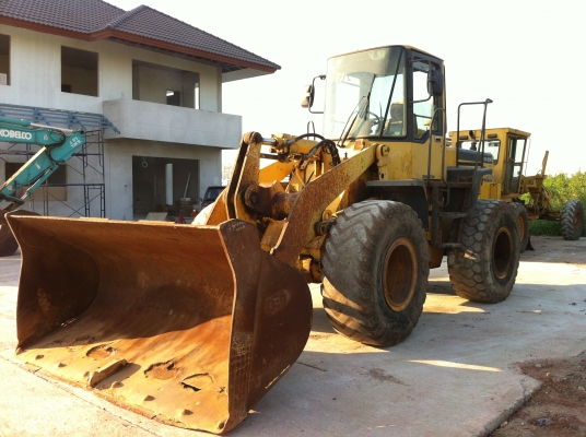 ขายรถตักล้อยาง KOMATSU WA250-3 เครื่อง KOMATSU รถเก่านอก ไม่เคยใช้งานในไทย