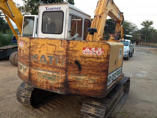 ขายด่วน KATO HD-250 เก่านอกแท้ยังไม่เคยใช้งานในไทย เครื่องปั้มโซ่ช่วงล่างเต็มไฟฟ้ามี หน้าจอขึ้น คอลโทรลนํ้ามัน มีลายหัวแย็ก สภาพพร้อมใช้มาก เอกสารใบอินวอยซ์