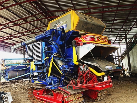 ขายรถเกี่ยวข้าวไทยเส็งยนต์ เดี่ยวทรนง เปลี่ยนโซ่,โรลเลอร์แมงป่องใหม่ทั้งคัน รถ19 เดือน โทร 0818175679 ขายรถเกี่ยวข้าวไทยเส็งยนต์ เดี่ยวทรนง เปลี่ยนโซ่,โรลเลอร์แมงป่องใหม่ทั้งคัน รถ19 เดือน โทร 0818175679